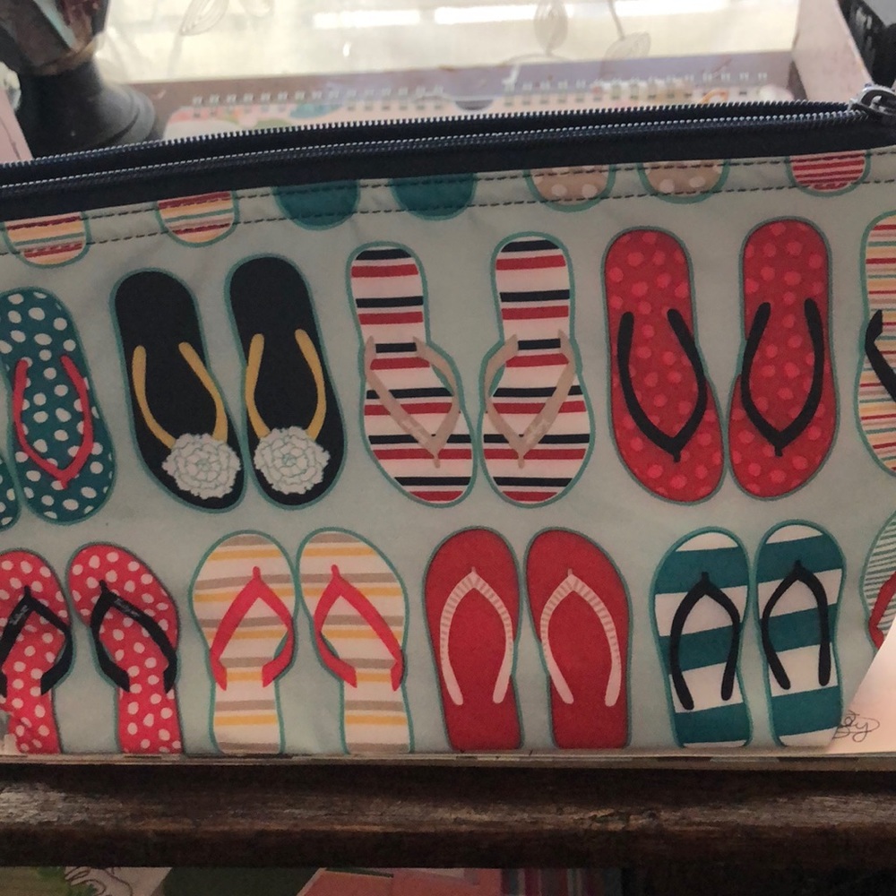 Thirty one flip flop thermal pouch